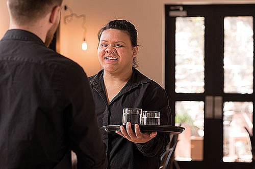 メルボルンのソーシャル・エンタープライズのひとつCharcol Laneから転載