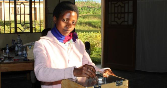 Onedollarglassesのホームページページから転載